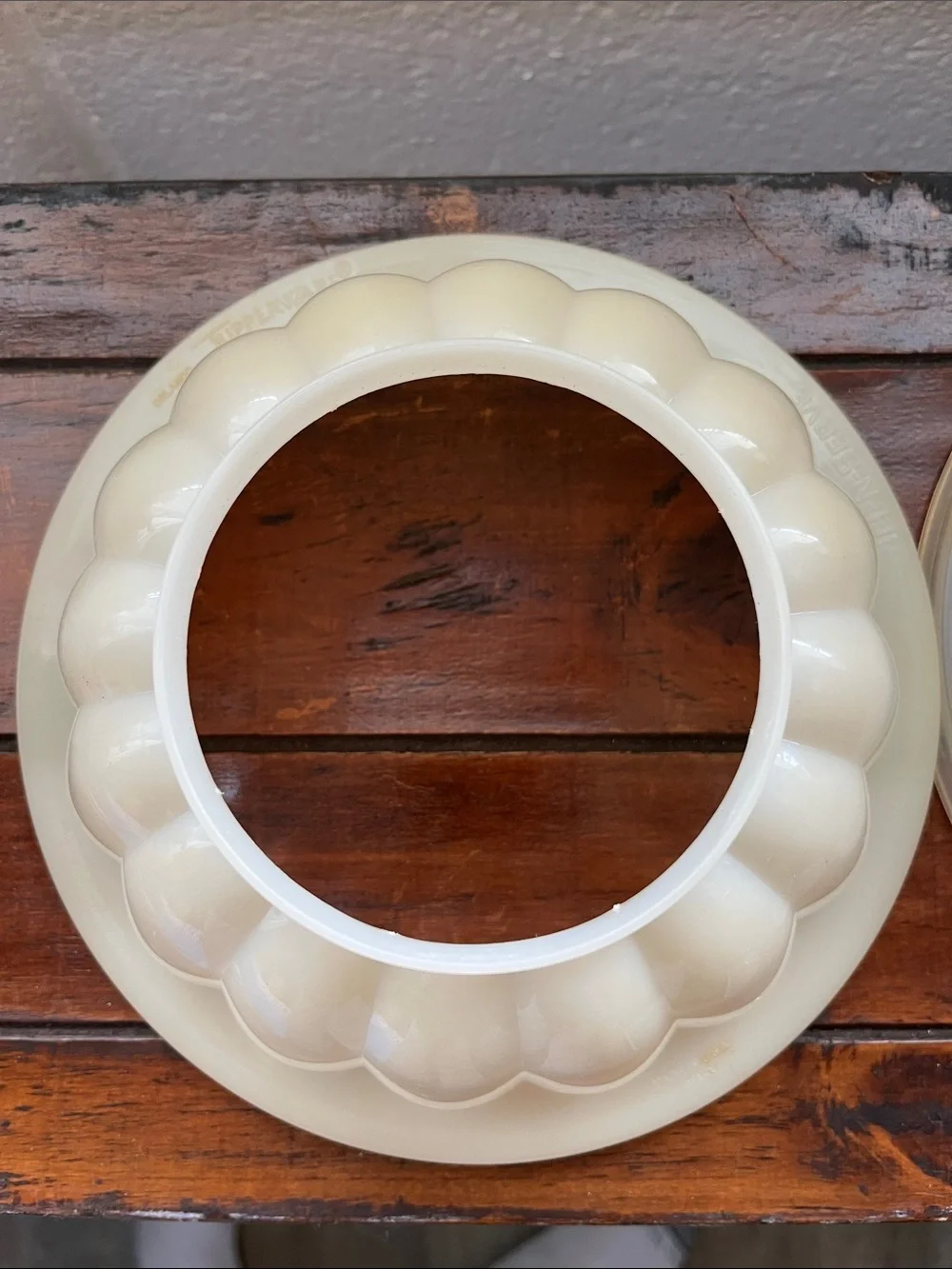 Vintage Original Tupperware Jel-O-Mold Cream Color Marked Tupper- Seal 3 Pieces